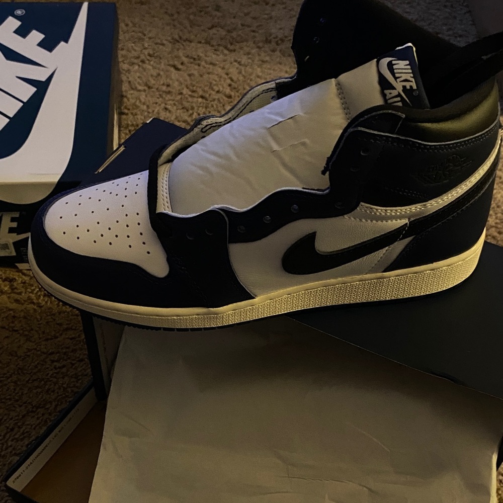 Nike Men's Black and White High-Top Sneakers